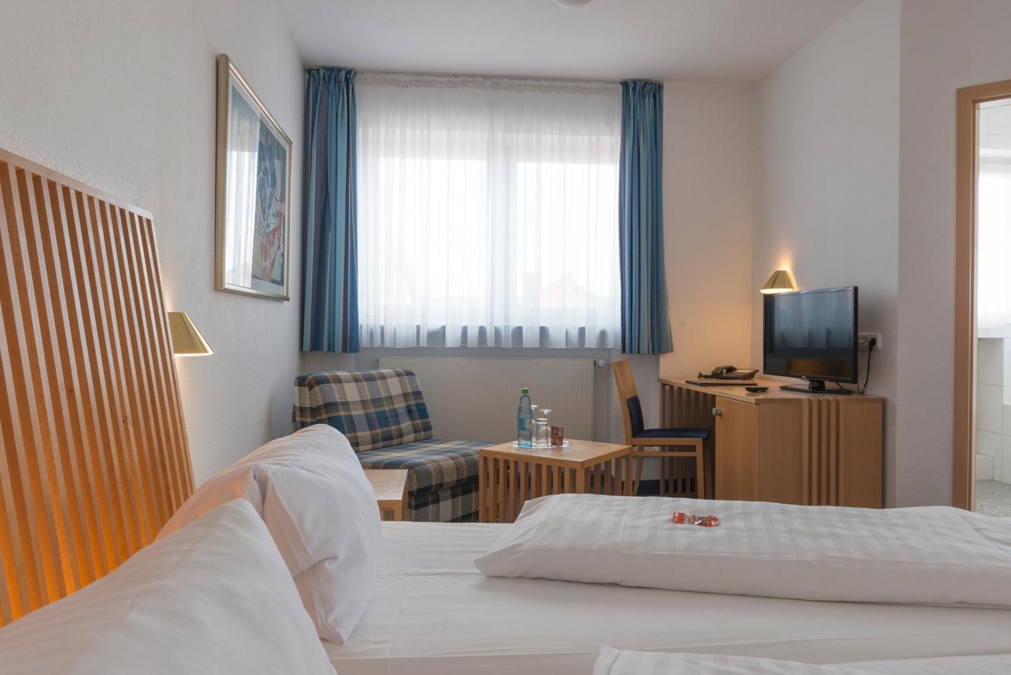 Hotel Gasthof Zum Storch Schlüsselfeld Eksteriør billede